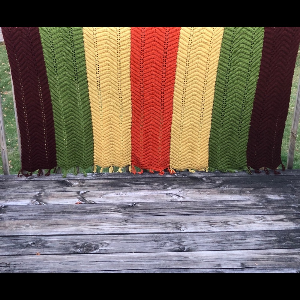 Vtg knitted crocheted yellow red/orange blanket